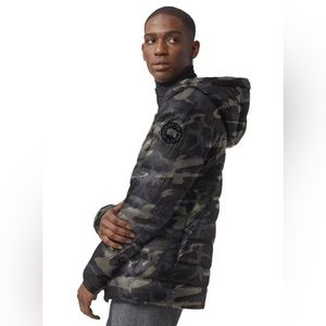 Canada Goose
Crofton Camouflage Hooded Down Jacket